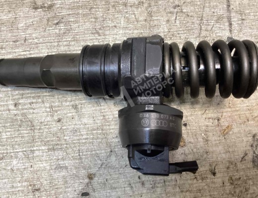 Форсунка Volkswagen Golf V (1K) 2004-2009  Volkswagen Golf Golf V (1K) 2004-2009