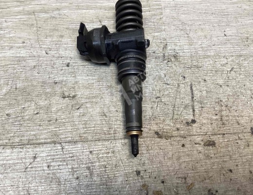Форсунка Volkswagen Golf V (1K) 2004-2009  Volkswagen Golf Golf V (1K) 2004-2009