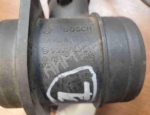 Расходомер воздуха Volkswagen Passat B5+ (3B) 2000-2005 рестайлинг  Volkswagen Passat Passat B5+ (3B) 2000-2005 рестайлинг