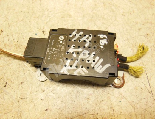 Усилитель антенны Volkswagen Golf V (1K) 2004-2009  Volkswagen Golf Golf V (1K) 2004-2009