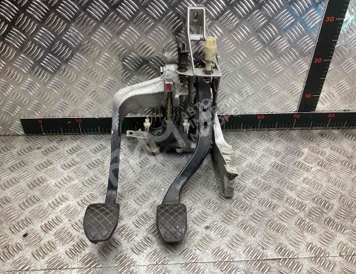 Узел педальный (блок педалей) Audi A6 C5 (4B) 1997-2001  Audi A6 A6 C5 (4B) 1997-2001