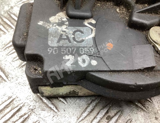 Замок двери передней левой Opel Vectra B 1995-1999  Opel Vectra Vectra B 1995-1999