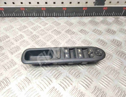 Блок управления стеклоподъемниками Peugeot 407 2004-2010  Peugeot 407 407 2004-2010