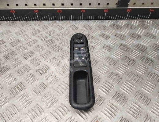 Блок управления стеклоподъемниками Peugeot 407 2004-2010  Peugeot 407 407 2004-2010
