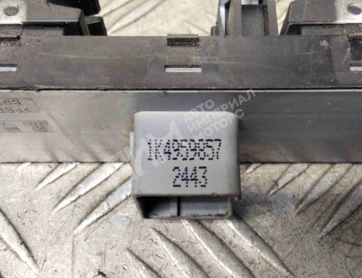 Блок управления стеклоподъемниками Volkswagen Golf V (1K) 2004-2009  Volkswagen Golf Golf V (1K) 2004-2009