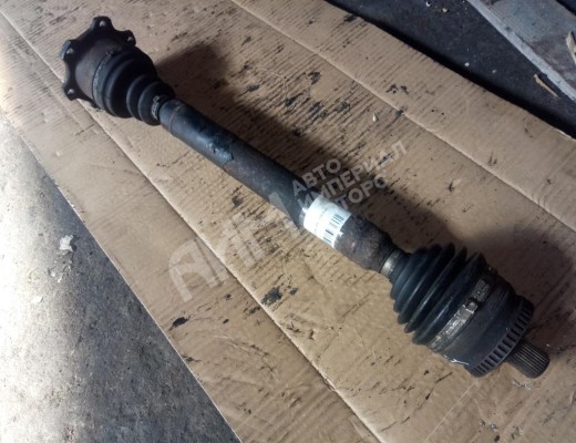 Полуось передняя правая (приводной вал, ШРУС) Audi A4 B5 (8D) 1994-1999  Audi A4 A4 B5 (8D) 1994-1999