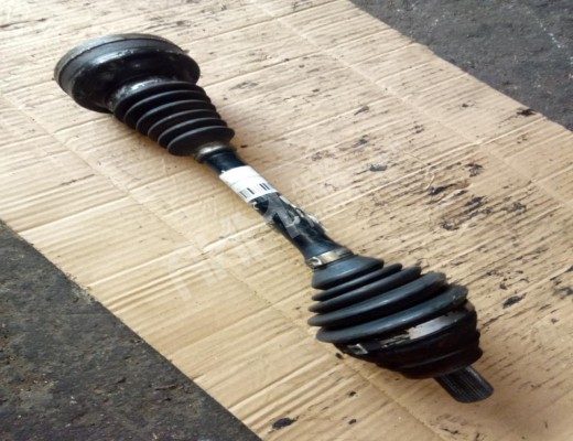 Полуось передняя левая (приводной вал, ШРУС) Volkswagen Touran I (1T) 2003-2006  Volkswagen Touran Touran I (1T) 2003-2006