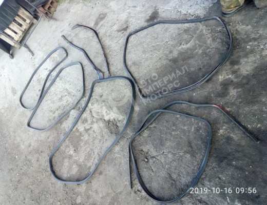 Уплотнитель Peugeot 405 1987-1996  Peugeot 405 405 1987-1996