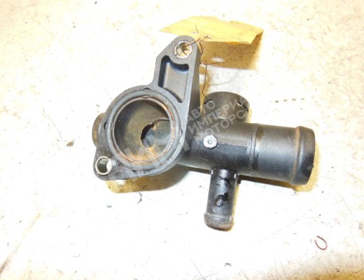 Фланец (тройник) системы охлаждения Audi A3 I (8L) 1996-2000  Audi A3 A3 I (8L) 1996-2000
