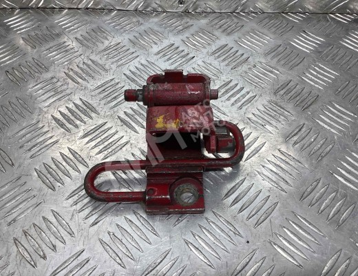 Петля двери передней левой Audi A6 C5 (4B) 1997-2001  Audi A6 A6 C5 (4B) 1997-2001