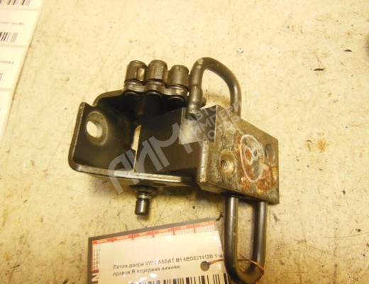 Петля двери передней правой Volkswagen Passat B5 (3B) 1996-2000  Volkswagen Passat Passat B5 (3B) 1996-2000