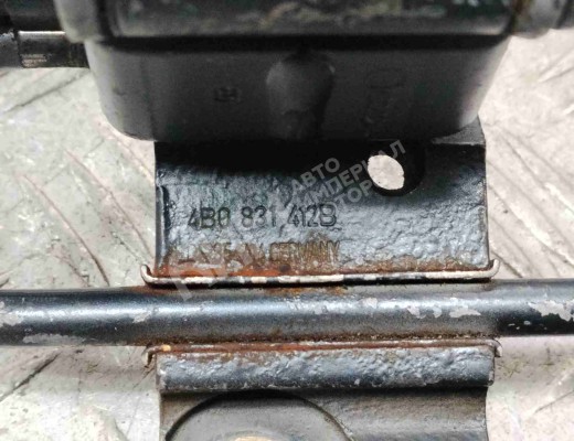 Петля двери передней правой Volkswagen Passat B5 (3B) 1996-2000  Volkswagen Passat Passat B5 (3B) 1996-2000