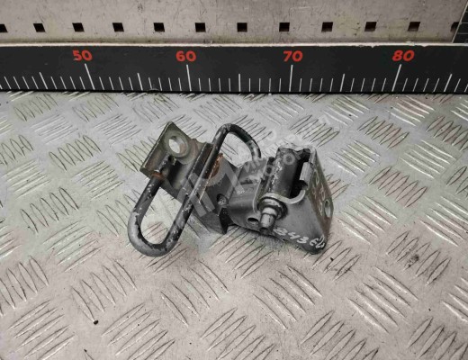 Петля двери передней правой Volkswagen Passat B5 (3B) 1996-2000  Volkswagen Passat Passat B5 (3B) 1996-2000