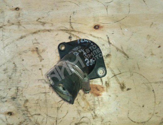 Фланец (тройник) системы охлаждения Audi 80 B4 (8C) 1991-1995  Audi 80 80 B4 (8C) 1991-1995