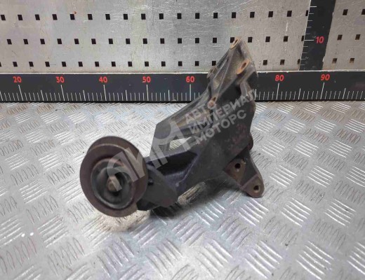 Кронштейн генератора Nissan Sunny (Y10) 1990-2000  Nissan Sunny Sunny (Y10) 1990-2000