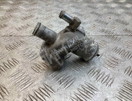 Фланец (тройник) системы охлаждения Nissan Sunny (Y10) 1990-2000  Nissan Sunny Sunny (Y10) 1990-2000