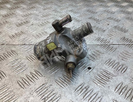 Фланец (тройник) системы охлаждения Nissan Sunny (Y10) 1990-2000  Nissan Sunny Sunny (Y10) 1990-2000
