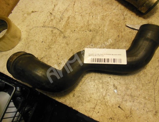 Патрубок интеркулера Volkswagen Passat B5 (3B) 1996-2000  Volkswagen Passat Passat B5 (3B) 1996-2000