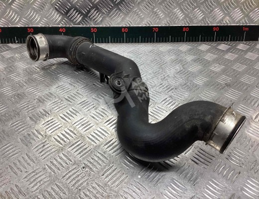Патрубок интеркулера Volkswagen Golf+ V (5M) 2005-2014  Volkswagen Golf Plus Golf+ V (5M) 2005-2014