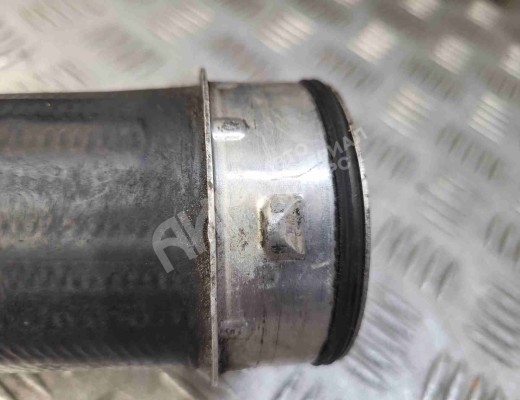 Патрубок интеркулера Volkswagen Passat B6 (3C) 2005-2010  Volkswagen Passat Passat B6 (3C) 2005-2010