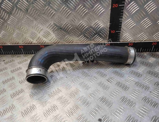 Патрубок интеркулера Volkswagen Passat B6 (3C) 2005-2010  Volkswagen Passat Passat B6 (3C) 2005-2010