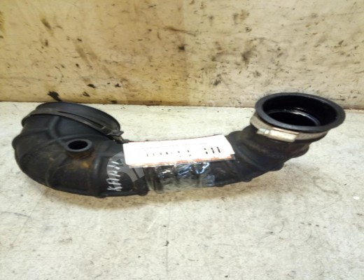 Патрубок впускного коллектора Kia Carnival I (GQ) 1998-2006  Kia Carnival Carnival I (GQ) 1998-2006