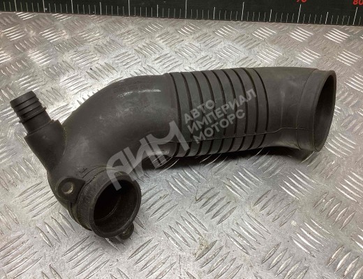 Патрубок впускного коллектора Audi A4 B6 (8EC, 8E5) 2000-2004  Audi A4 A4 B6 (8EC, 8E5) 2000-2004