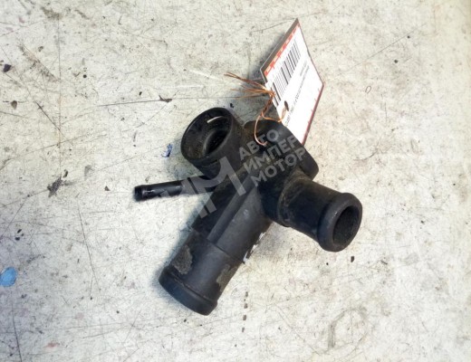 Фланец (тройник) системы охлаждения Volkswagen Golf III (1H) 1991-1997  Volkswagen Golf Golf III (1H) 1991-1997