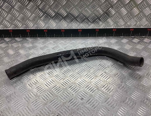 Патрубок радиатора Audi 80 B4 (8C) 1991-1995  Audi 80 80 B4 (8C) 1991-1995