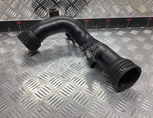 Патрубок интеркулера Volkswagen Passat B6 (3C) 2005-2010  Volkswagen Passat Passat B6 (3C) 2005-2010