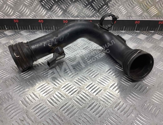 Патрубок интеркулера Volkswagen Passat B6 (3C) 2005-2010  Volkswagen Passat Passat B6 (3C) 2005-2010