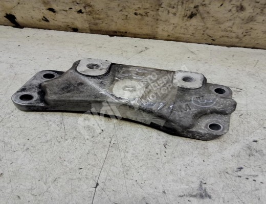 Кронштейн КПП Volkswagen Passat B6 (3C) 2005-2010  Volkswagen Passat Passat B6 (3C) 2005-2010