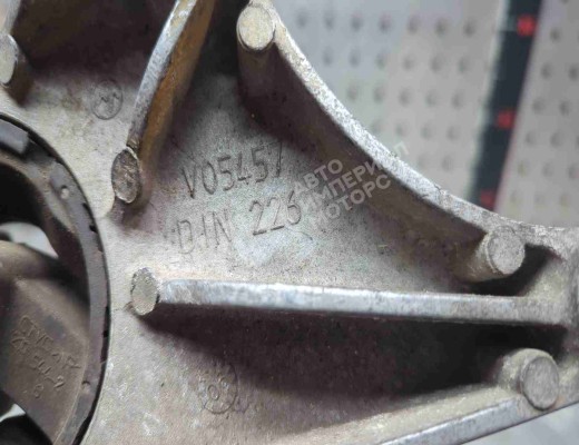 Кронштейн двигателя Opel Astra H 2004-2007  Opel Astra Astra H 2004-2007
