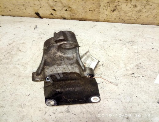 Кронштейн двигателя Mercedes C (W203) 2000-2004  Mercedes C C (W203) 2000-2004