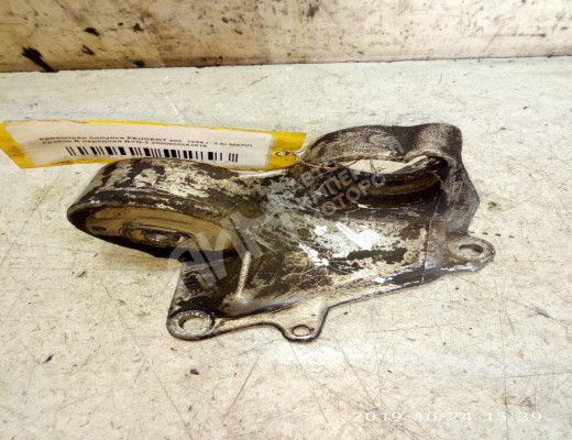 Кронштейн полуоси Peugeot 405 1987-1996  Peugeot 405 405 1987-1996