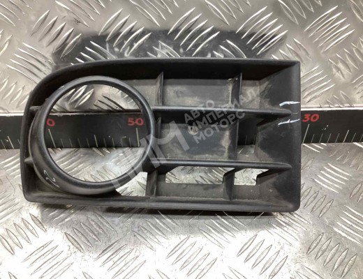 Заглушка (решетка) в бампер Volkswagen Golf V (1K) 2004-2009  Volkswagen Golf Golf V (1K) 2004-2009