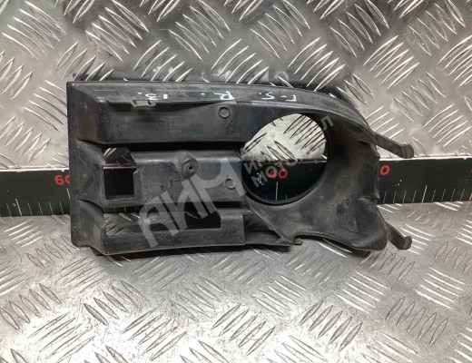 Рамка фары противотуманной правой Volkswagen Golf V (1K) 2004-2009  Volkswagen Golf Golf V (1K) 2004-2009