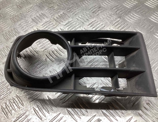 Заглушка (решетка) в бампер Volkswagen Golf V (1K) 2004-2009  Volkswagen Golf Golf V (1K) 2004-2009