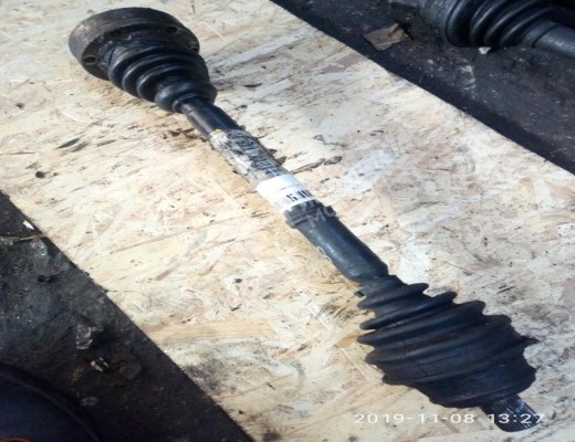 Полуось передняя левая (приводной вал, ШРУС) Audi 100 C3 1982-1991  Audi 100 100 C3 1982-1991