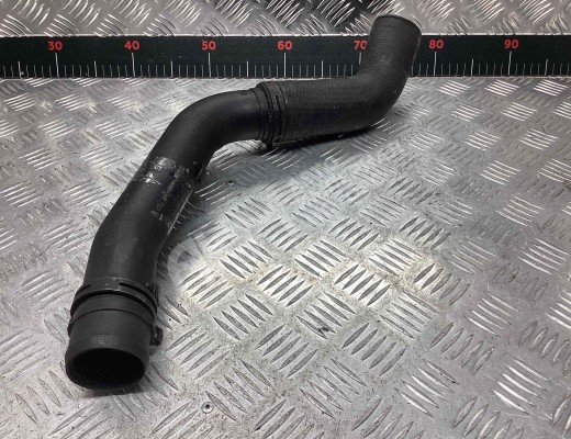 Патрубок интеркулера Volkswagen Polo IV (9N) 2001-2005  Volkswagen Polo Polo IV (9N) 2001-2005