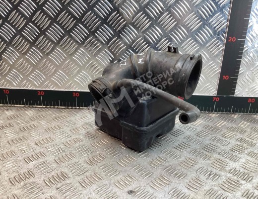 Патрубок воздушного фильтра Mazda 626 IV (GE/GV) 1992-1997  Mazda 626 626 IV (GE/GV) 1992-1997