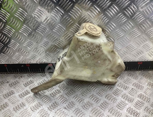 Бачок омывателя Nissan Serena (C23) 1991-2001  Nissan Serena Serena (C23) 1991-2001