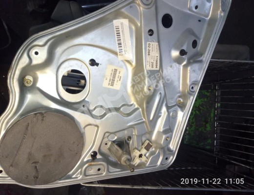 Стеклоподъемник задний левый Volkswagen Passat B5 (3B) 1996-2000  Volkswagen Passat Passat B5 (3B) 1996-2000