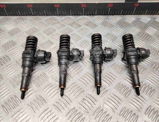 Форсунка Volkswagen Golf IV (1J) 1997-2004  Volkswagen Golf Golf IV (1J) 1997-2004