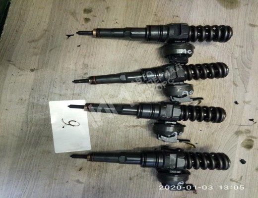 Форсунка Volkswagen Golf IV (1J) 1997-2004  Volkswagen Golf Golf IV (1J) 1997-2004