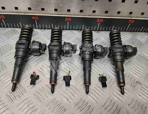 Форсунка Volkswagen Golf IV (1J) 1997-2004  Volkswagen Golf Golf IV (1J) 1997-2004