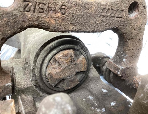 Суппорт задний правый Renault Megane II 2002-2006  Renault Megane Megane II 2002-2006