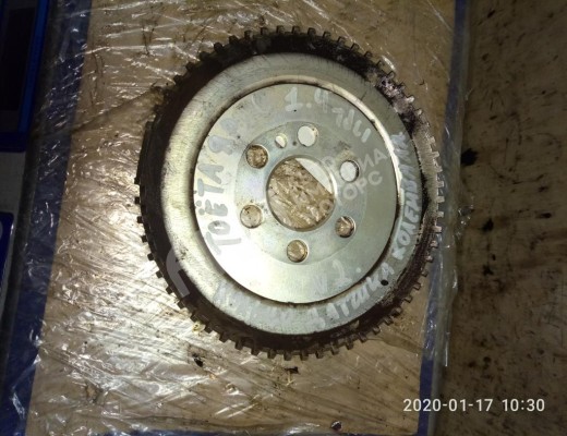 Датчик коленвала Toyota Yaris II (XP90) 2005-2011  Toyota Yaris Yaris II (XP90) 2005-2011