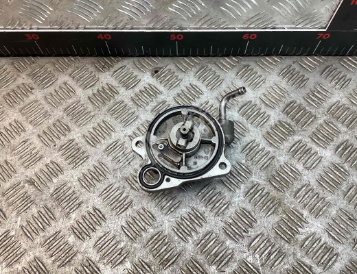 Насос вакуумный Toyota Yaris II (XP90) 2005-2011  Toyota Yaris Yaris II (XP90) 2005-2011