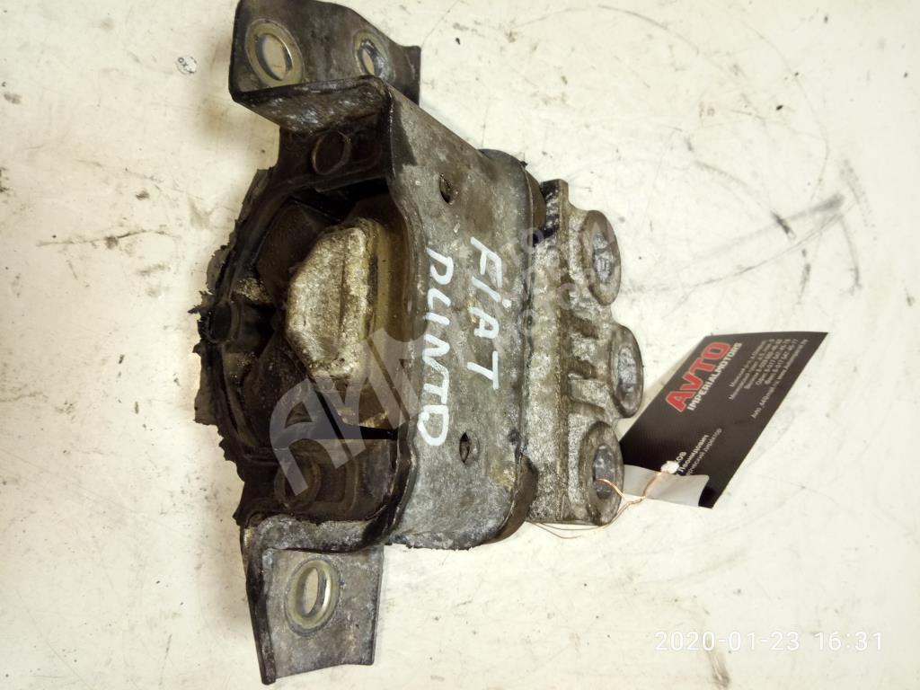 Подушка крепления двигателя  Fiat Grande Punto